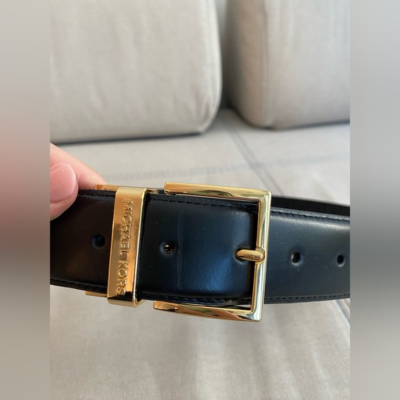 Michael Kors reversible belt - Picture 2 of 3